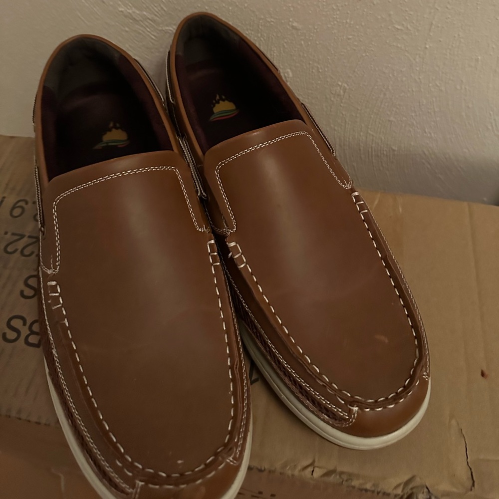 Men’s brown shoes size 13